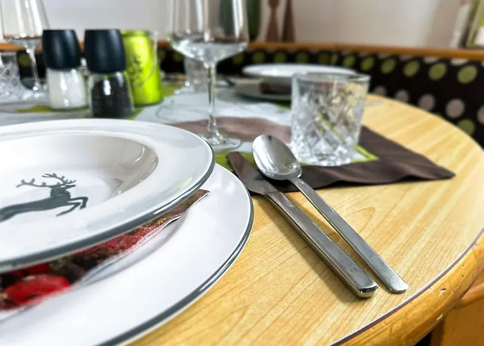 Goldberg-aparts Tal راوريس